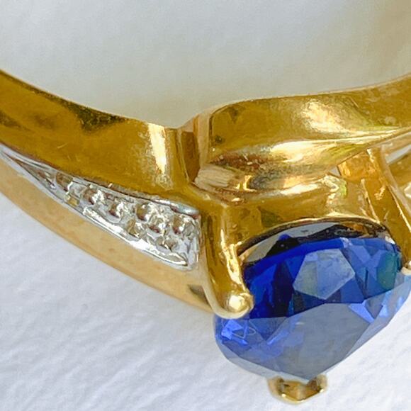 Solid 10k Yellow Gold Pear Cut Sapphire Ring Size 6.75 - Picture 10 of 15